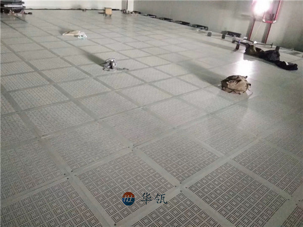 通風防靜電地板施工